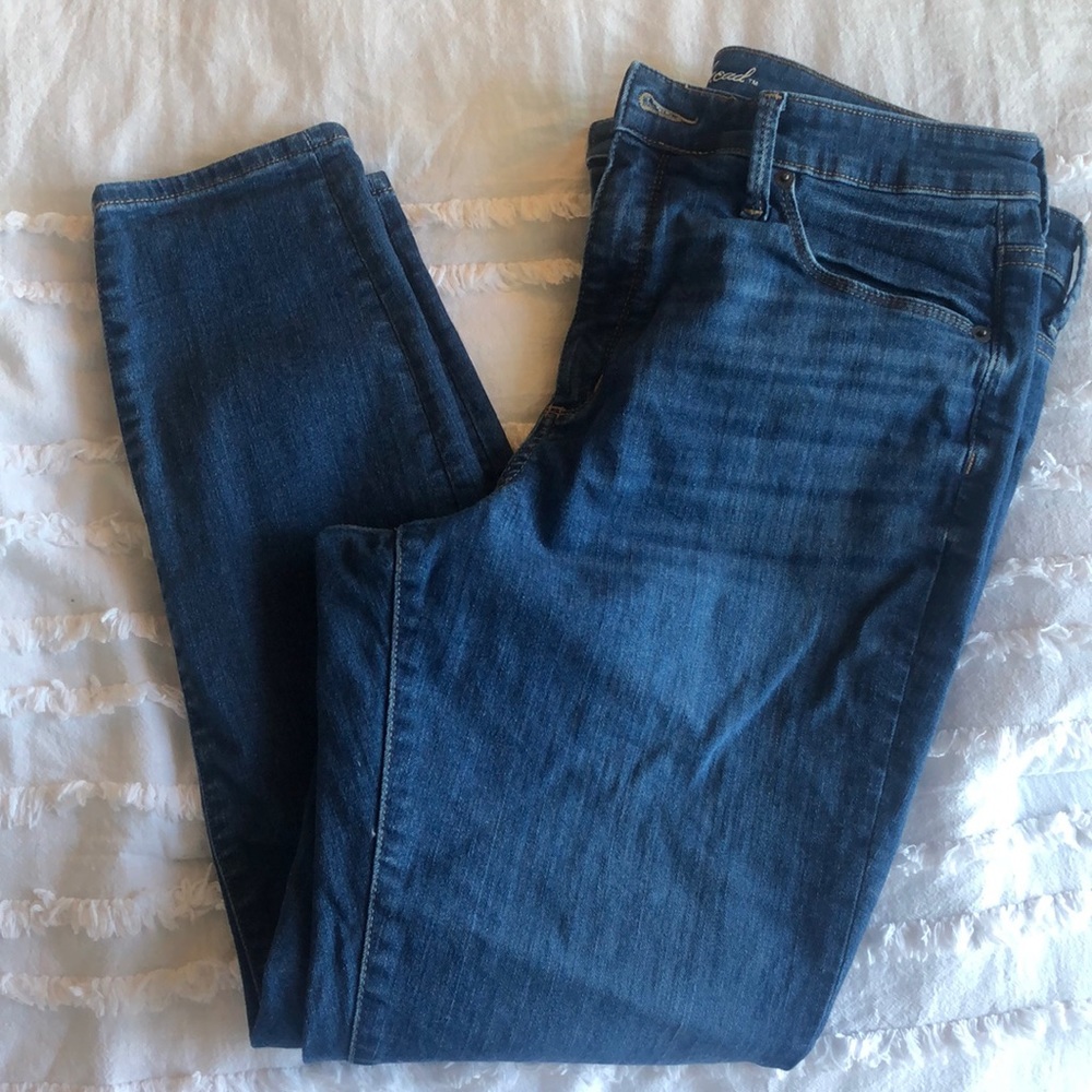 Universal Thread jeans .... like NEW 👀